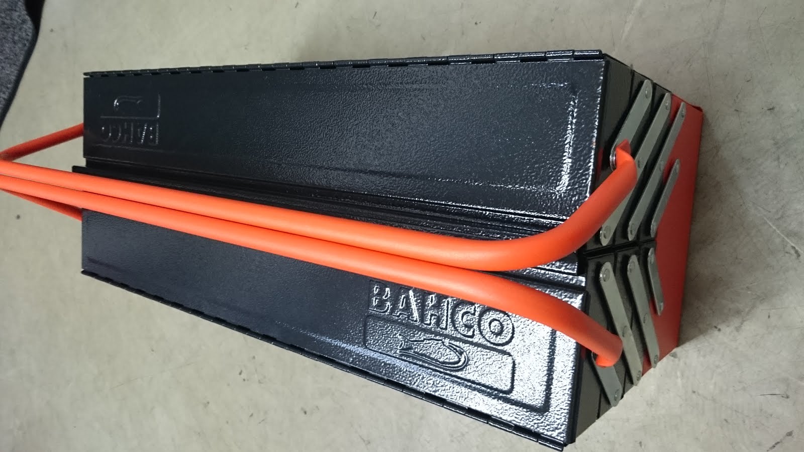 マニシェブログ Manisheblog 工具箱 バカ大きい工具バーコ