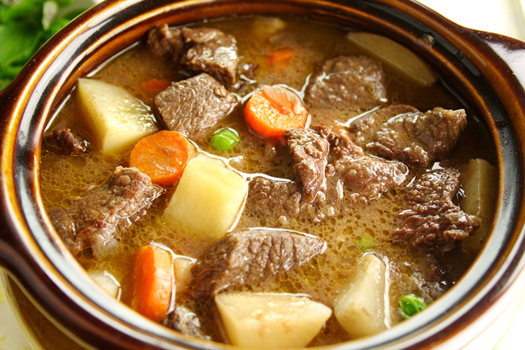 Slow Cooker Thick & Chunky Beef Stew CUCINA DELICIOUS