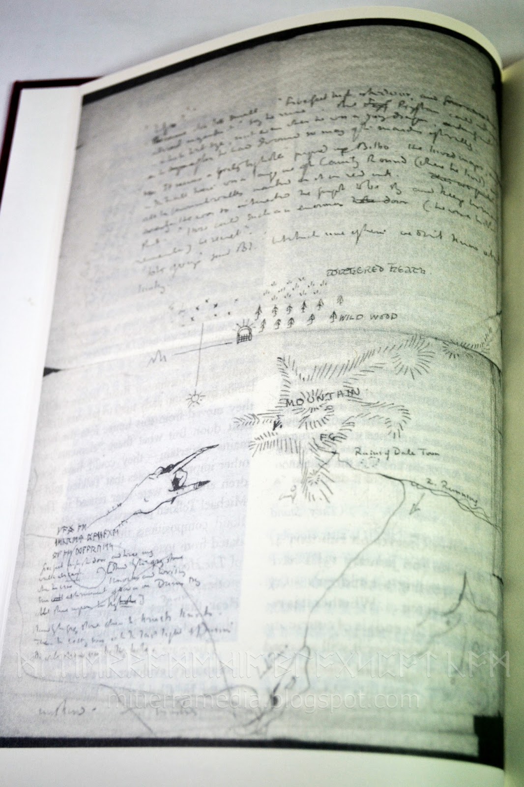 Mi Tierra Media El Hobbit Anotado en Chino