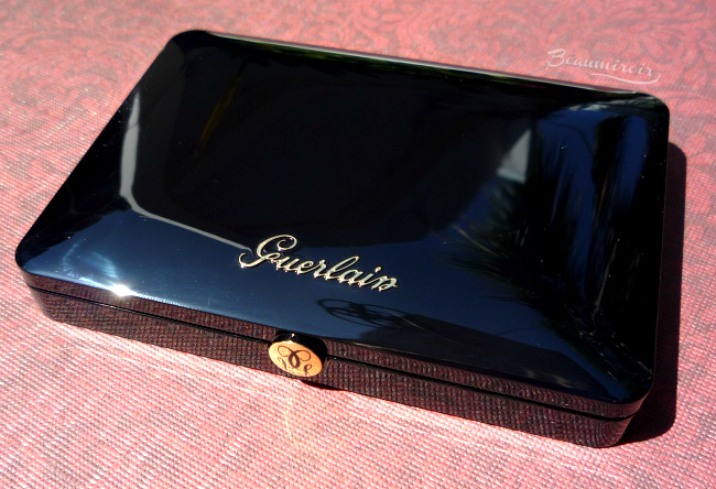 New Guerlain Coque d'Or Eyeshadow Palette: the black compact