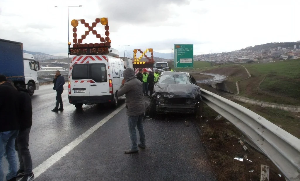 Kuzey Marmara Otoyolu’nda ardı ardına kaza: 1 ağır yaralı