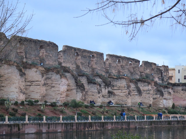 Murallas de los graneros reales