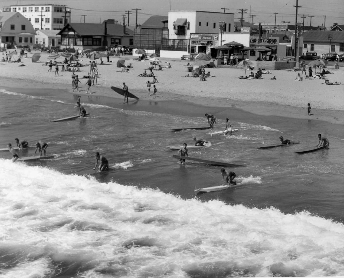 Vintage Snapshots Capture Daily Life of Venice Beach, Los Angeles in