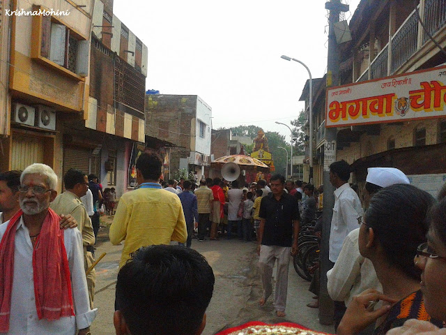Image: Bhajan Mandali ahead of the Balaji Rath