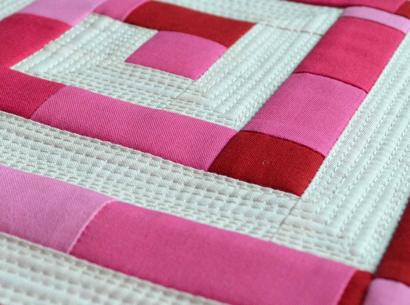 she can quilt A FAL 2016 Tutorial Modern Labyrinth Trivet