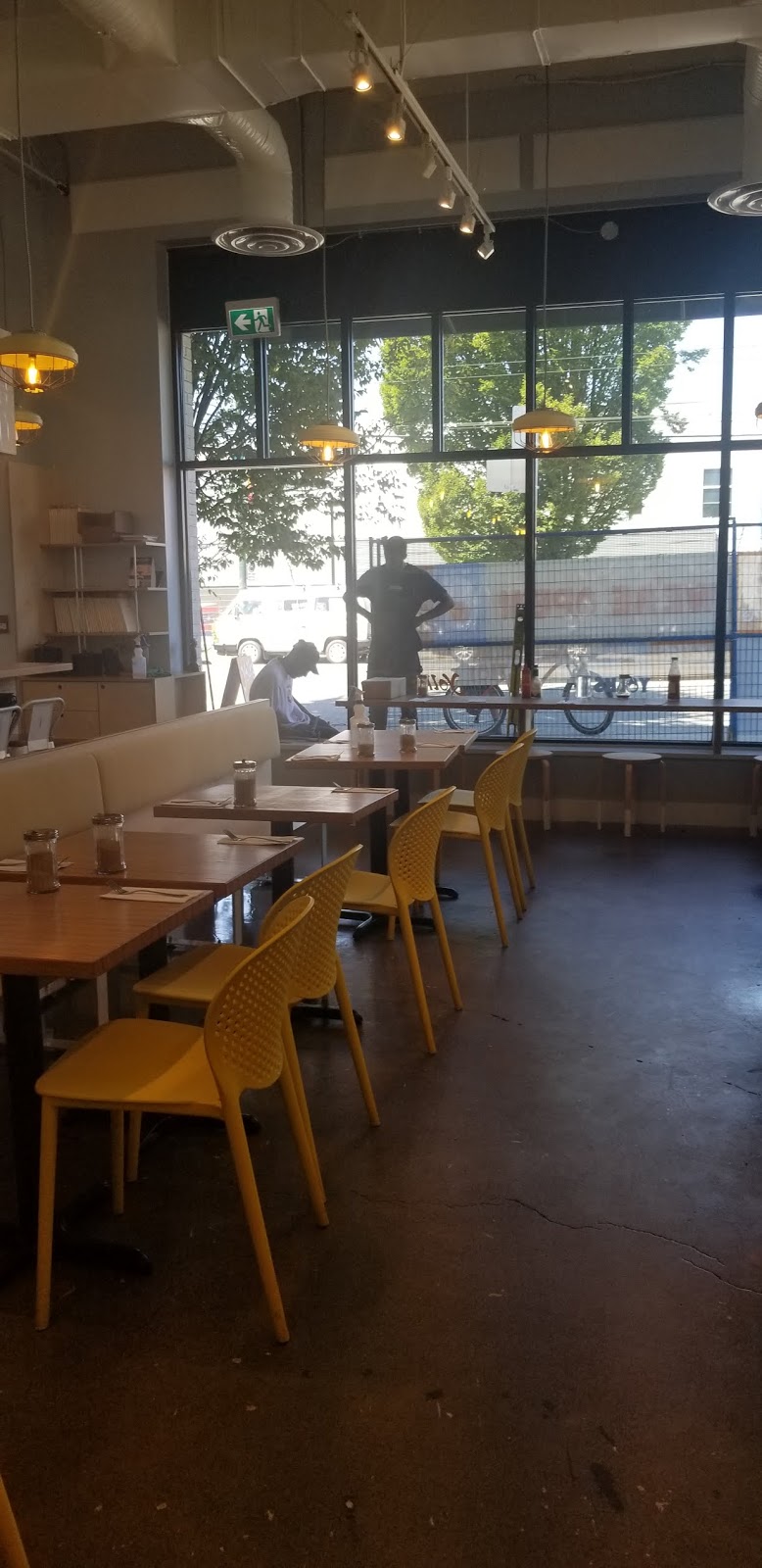 Yolks Vancouver, Canada chichicho