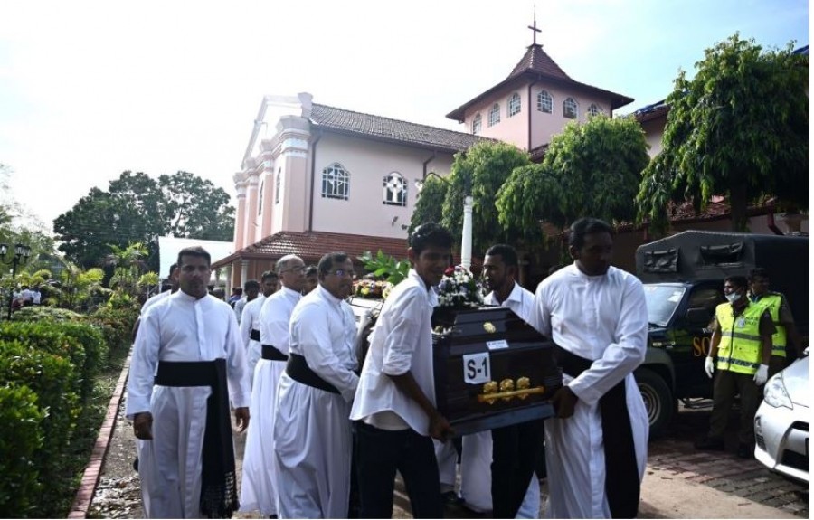 வரிசையாக கொண்டு செல்லப்பட்ட சடலங்கள்! நீர்கொழும்பு முழுவதும் கண்ணீரில் நனைந்த சோகம்.. 3