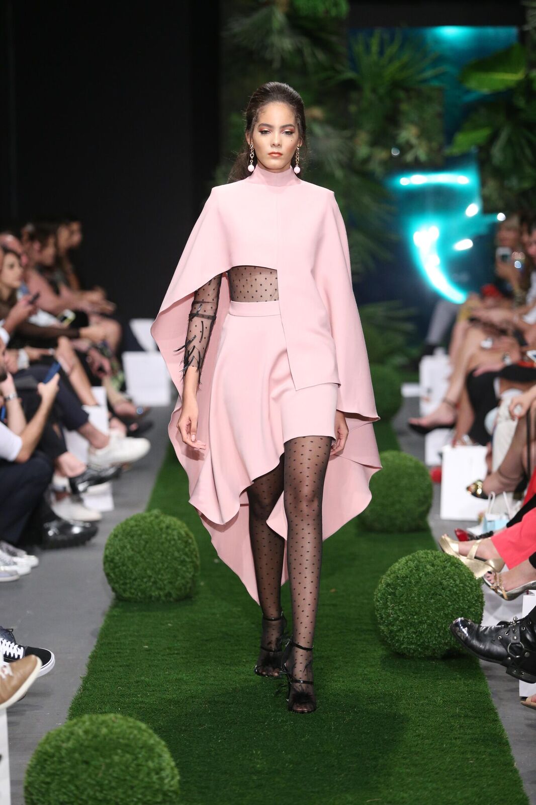 Dominicana Moda Day IV: Sequins Skirt + White Shirt | Anyelina Guzman