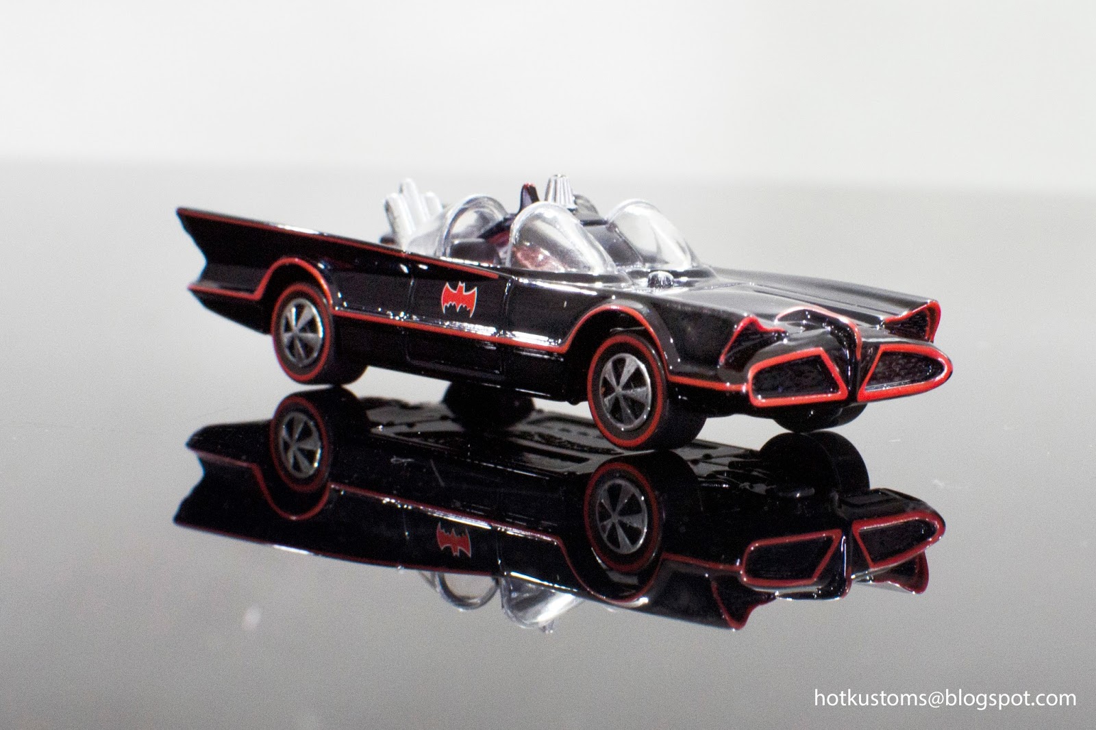 ★ TV SERIES BATMOBILE ★ ホットウィール ★ RLC RLC Exclusive TV Series Batmobile – Mattel Creations