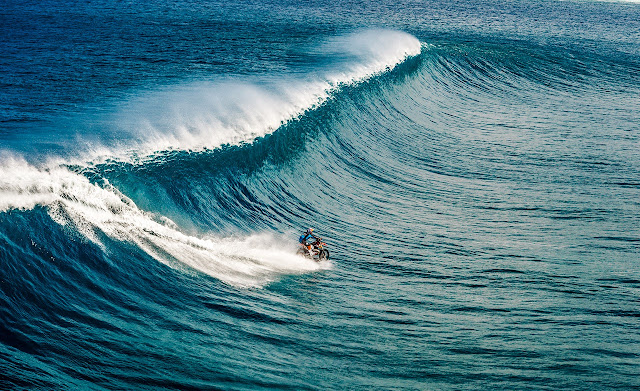 robbie maddison Video Motor Berjalan di Atas Air yang Bikin Kamu Tercengang