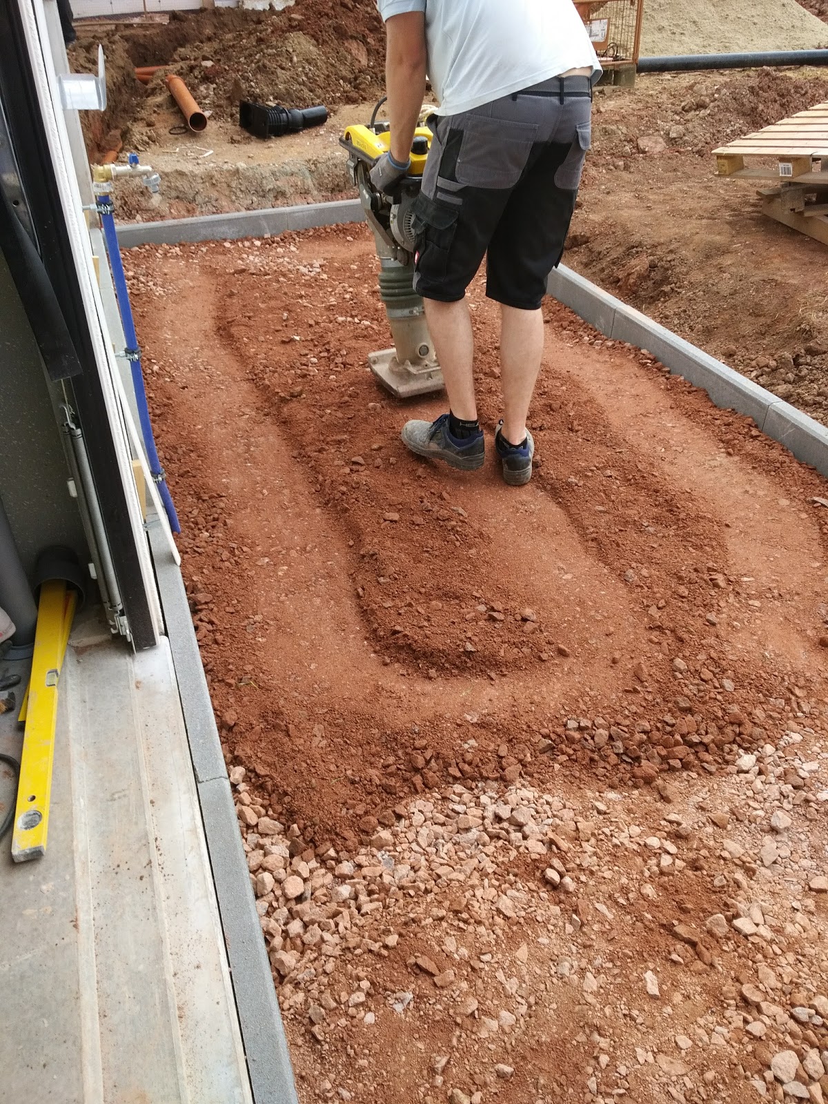 Randsteine Setzen Und Schotter Vorbereiten Projekt Hausbau In