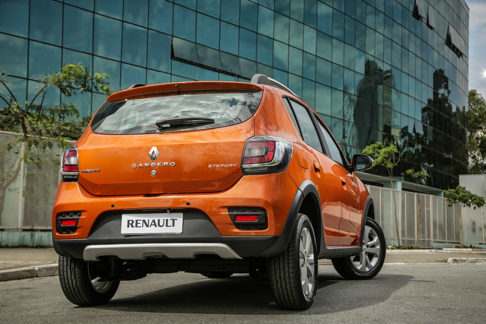 Novo Sandero Stepway chega com visual ousado e muita versatilidade