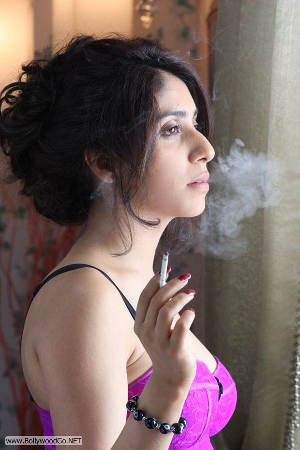  -  Neha Bhasin HOT BABE!! Hot pics!