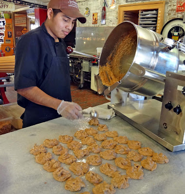 Editor@pambazuka.org on tapatalk Joe's Retirement Blog: Candy of Savannah, Savannah, Georgia, USA