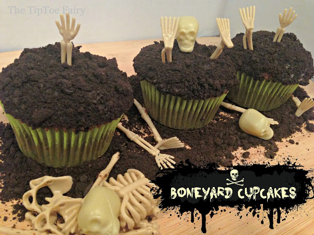 Boneyard Cupcakes - perfect for Halloween parties! | The TipToe Fairy