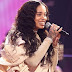 Ella Mai performa os hits "Boo'd Up" e "Trip" no AMAs 2018