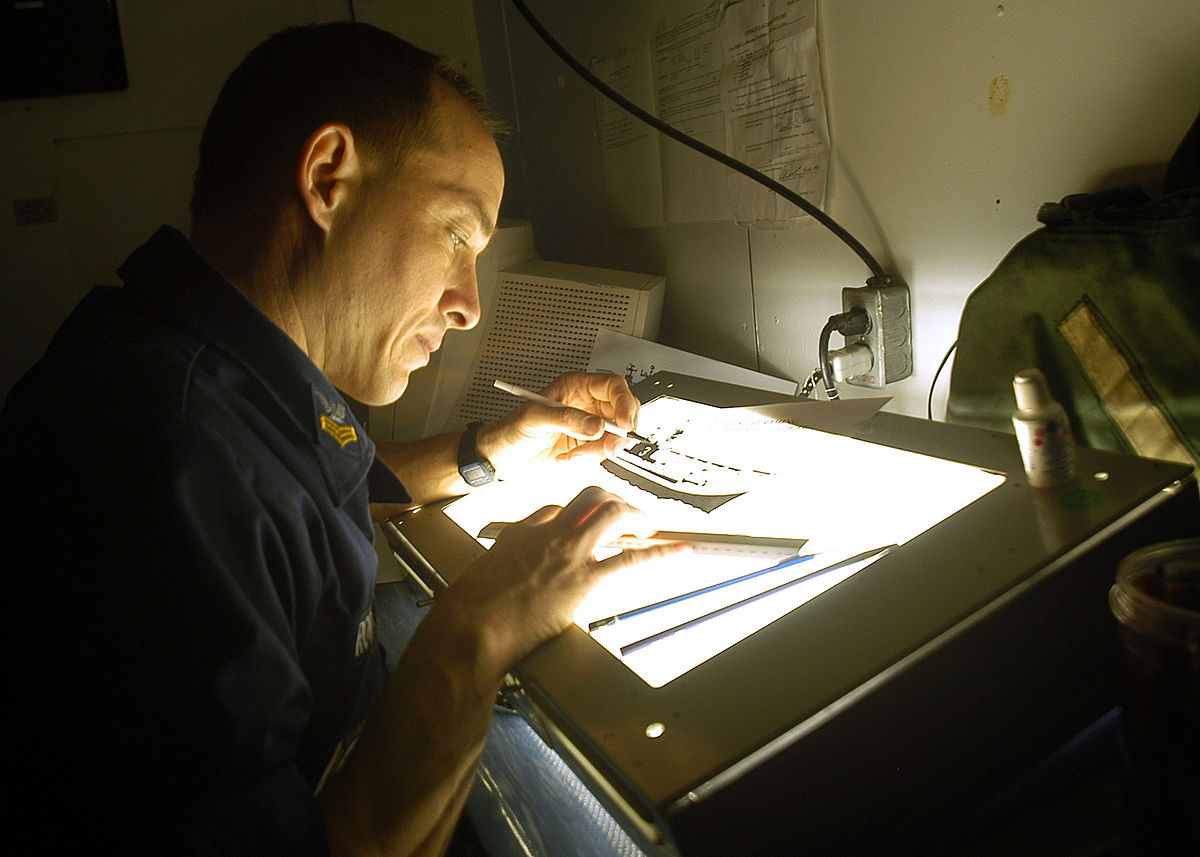 art tracing table