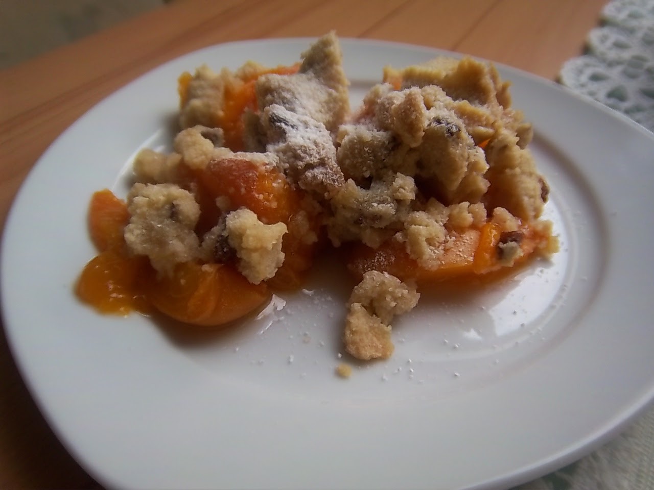Es ist wieder Zeit für Aprikosen Walnuss Crumble