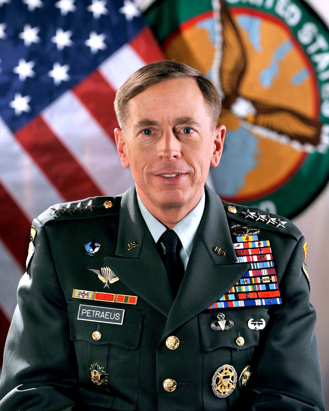GEN_David_H_Petraeus_-_Uniform_Class_A.jpg