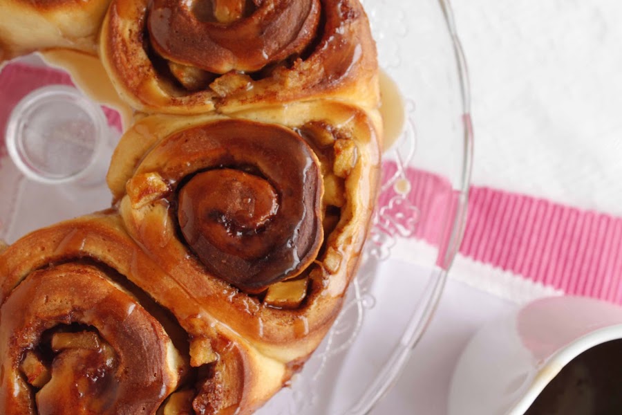 Receta Rollos de manzana con salsa de caramelo