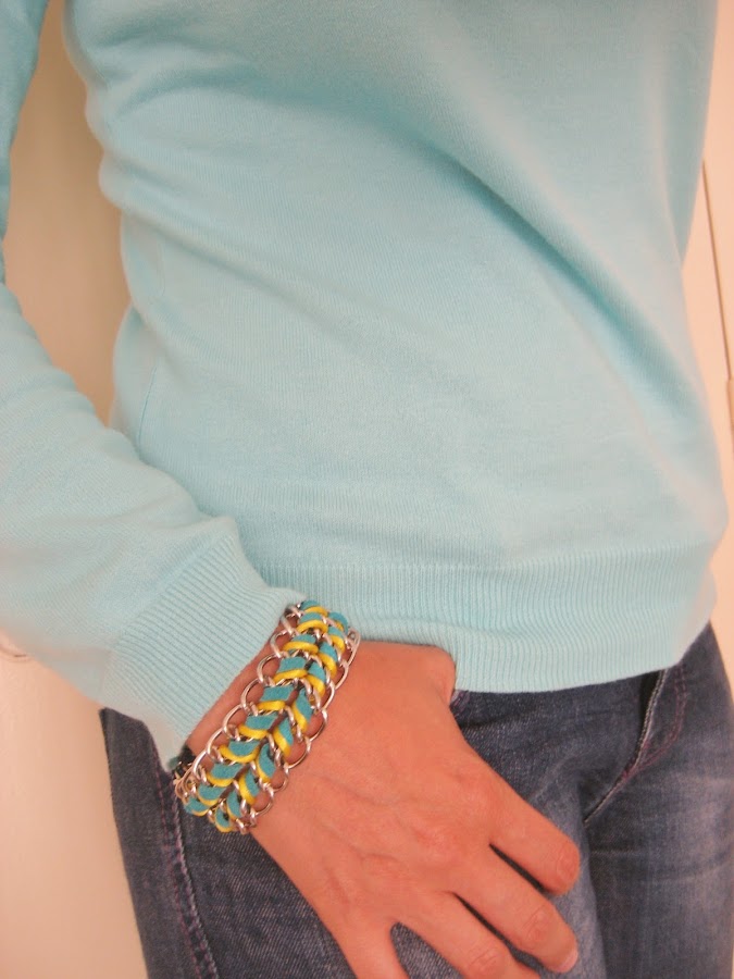 Pulsera de triple cadena y cordón / wrapped chain bracelet