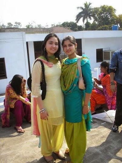 Hot Desi Girls Punjab University Girls