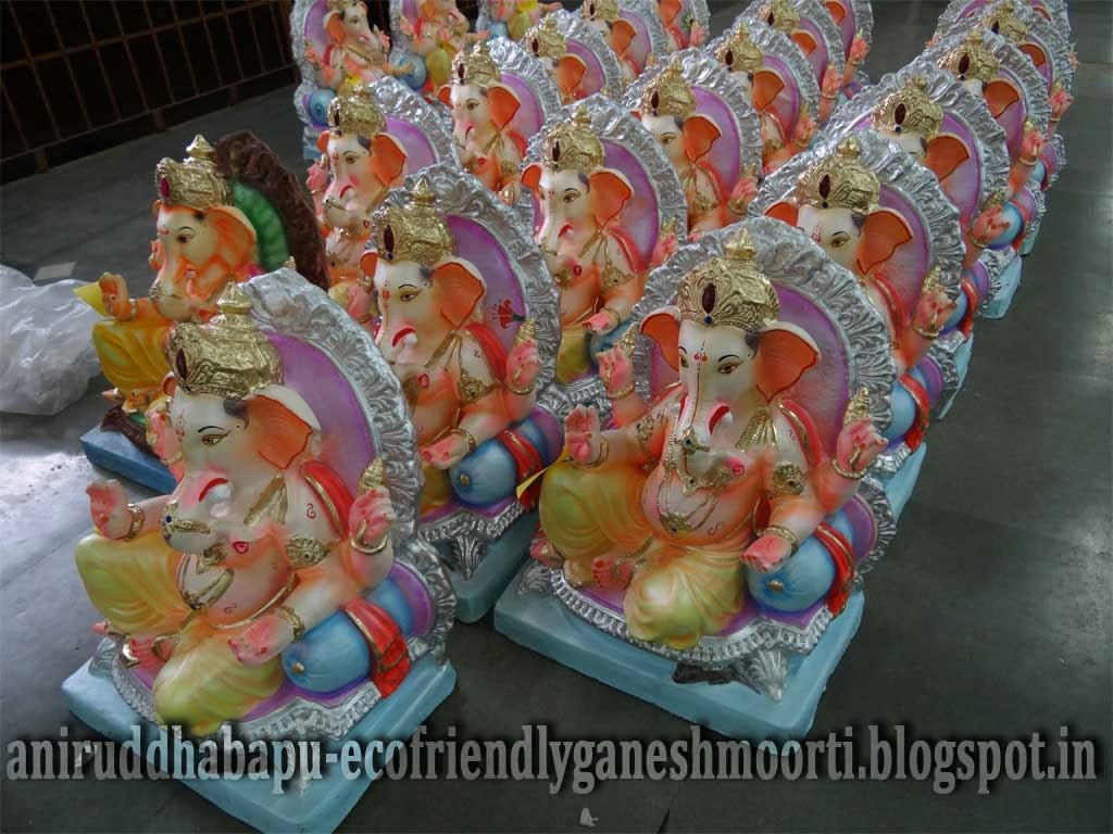 Arrangement of ganesh idols