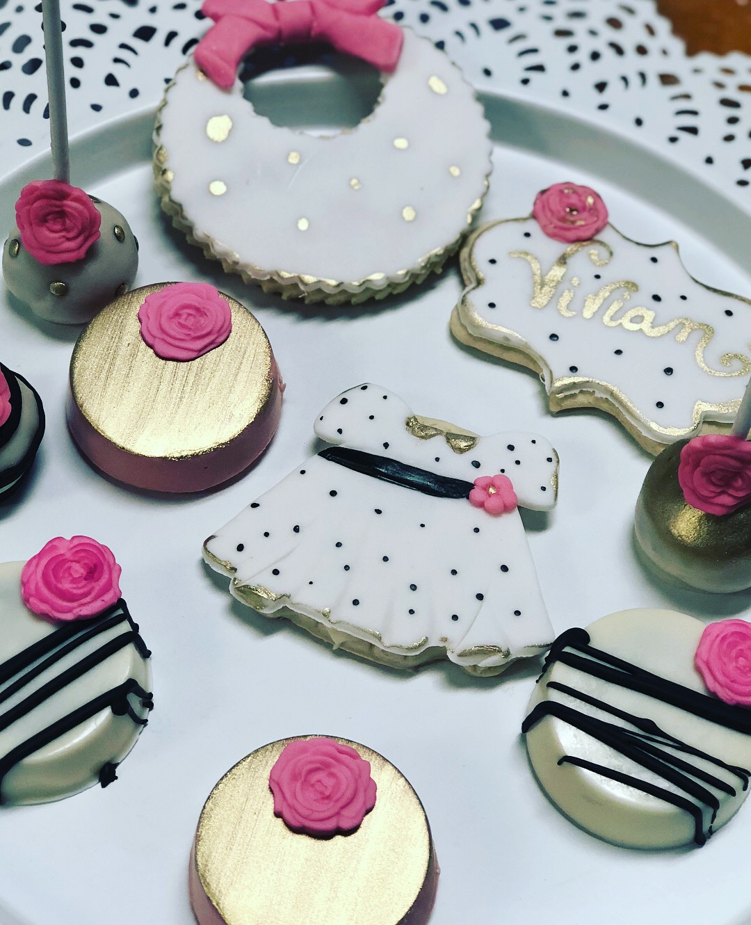 Baking with Roxana's Cakes: Kate Spade Inspired Baby Shower Cake