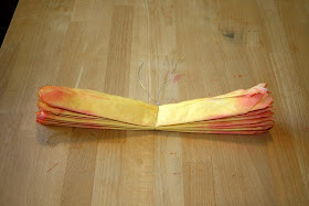 iDo-It-Myself: Dyed Tissue Paper Pom-Poms