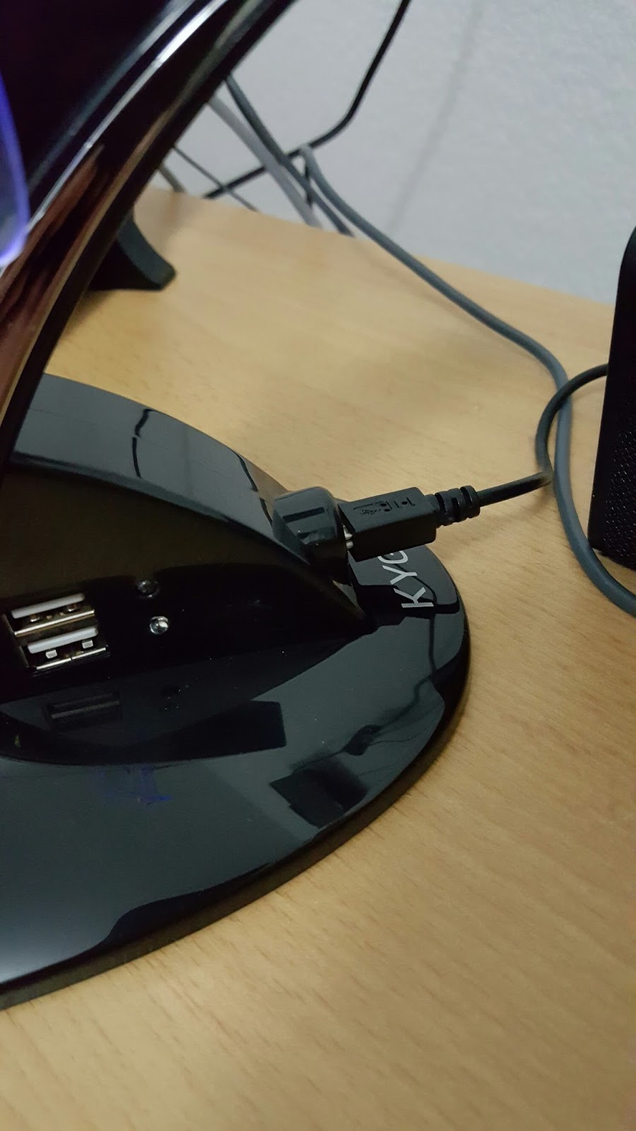 Mona's Blog KYG Blau LED Dual Ladestation Dockingstation Mit USB Kabel