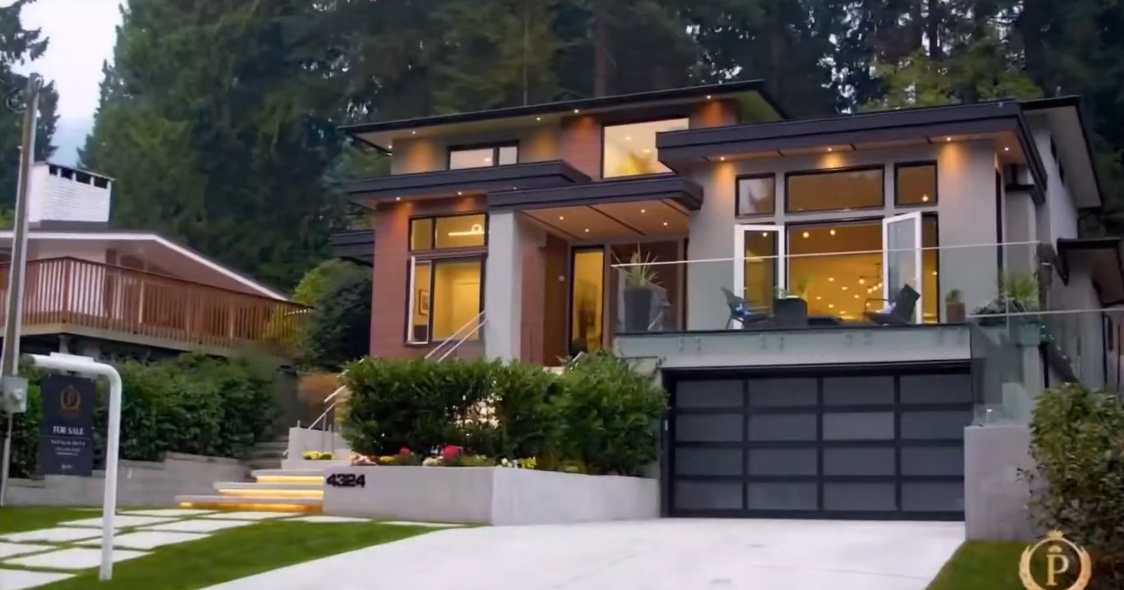 29 Interior Design Photos vs. 4324 Glencanyon Dr, North Vancouver Luxury Home Tour