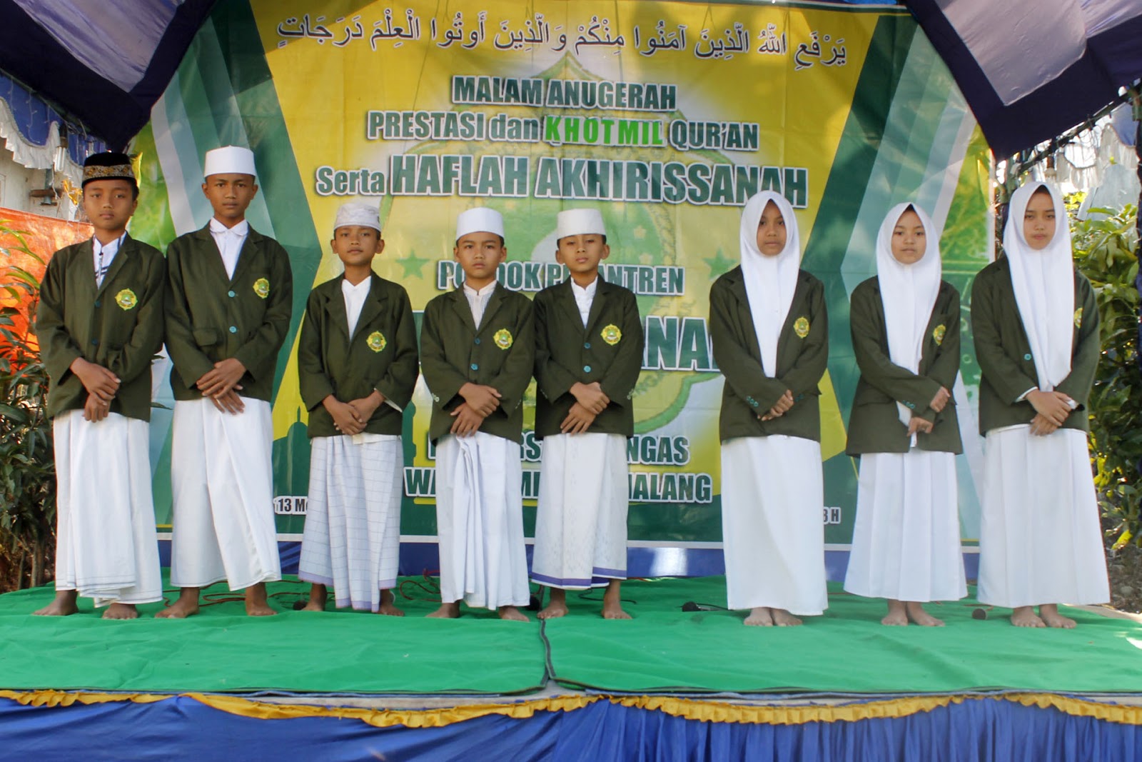 malam anugerah dan Khotmil Qur�an PONPES ALMU�AWANAH