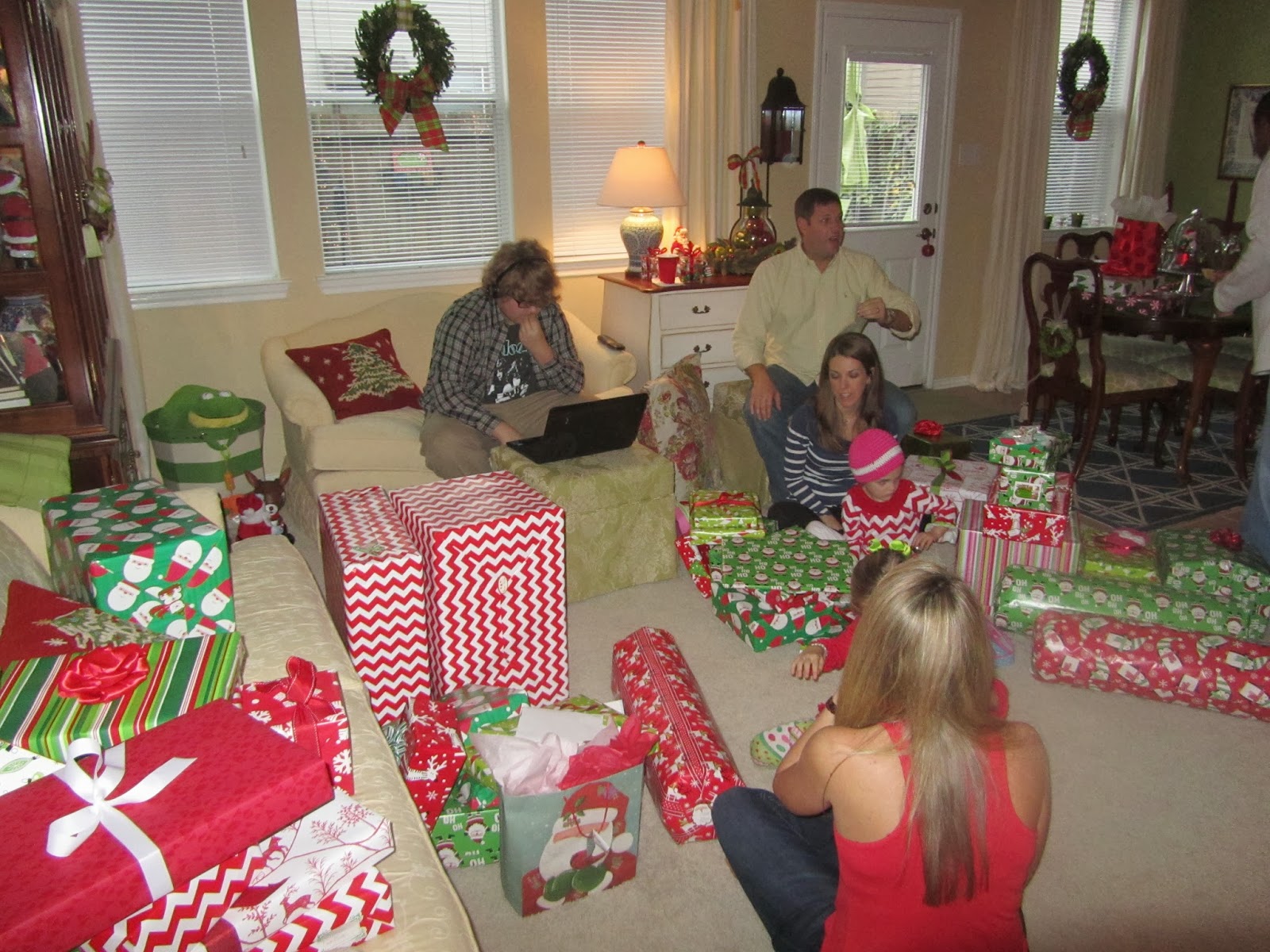 CatCardsBabies: Christmas Evening at Mimaws House