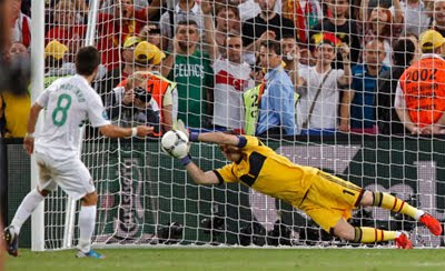 Iker Casillas parada penalti Eurocopa 2012