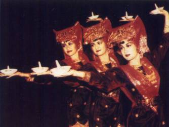 TARI PIRING: Sejarah Tari Piring