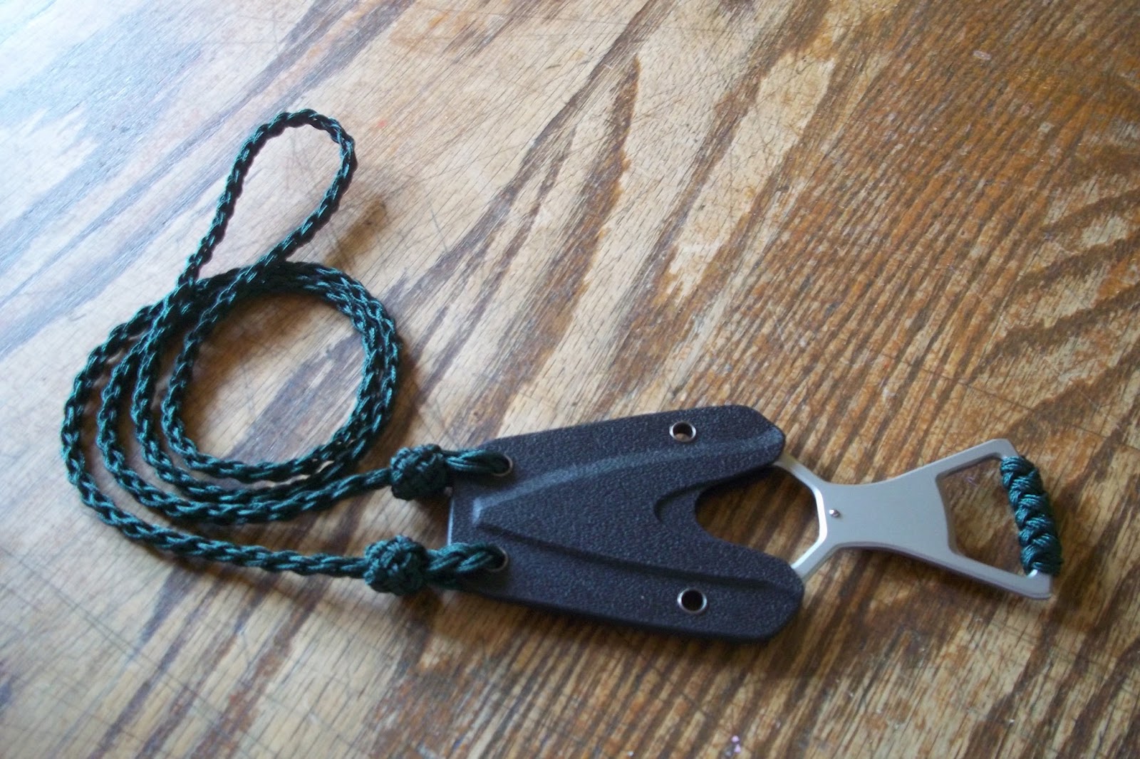 Back Splice Blog Neck Knife Lanyard and Turk's Head