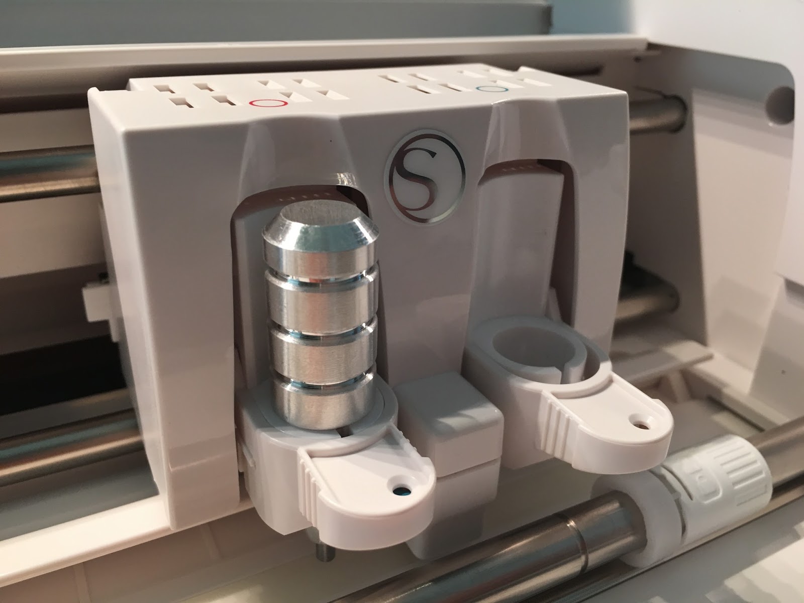 Amy Corbin Chomas Creations tools in the Silhouette Cameo 3