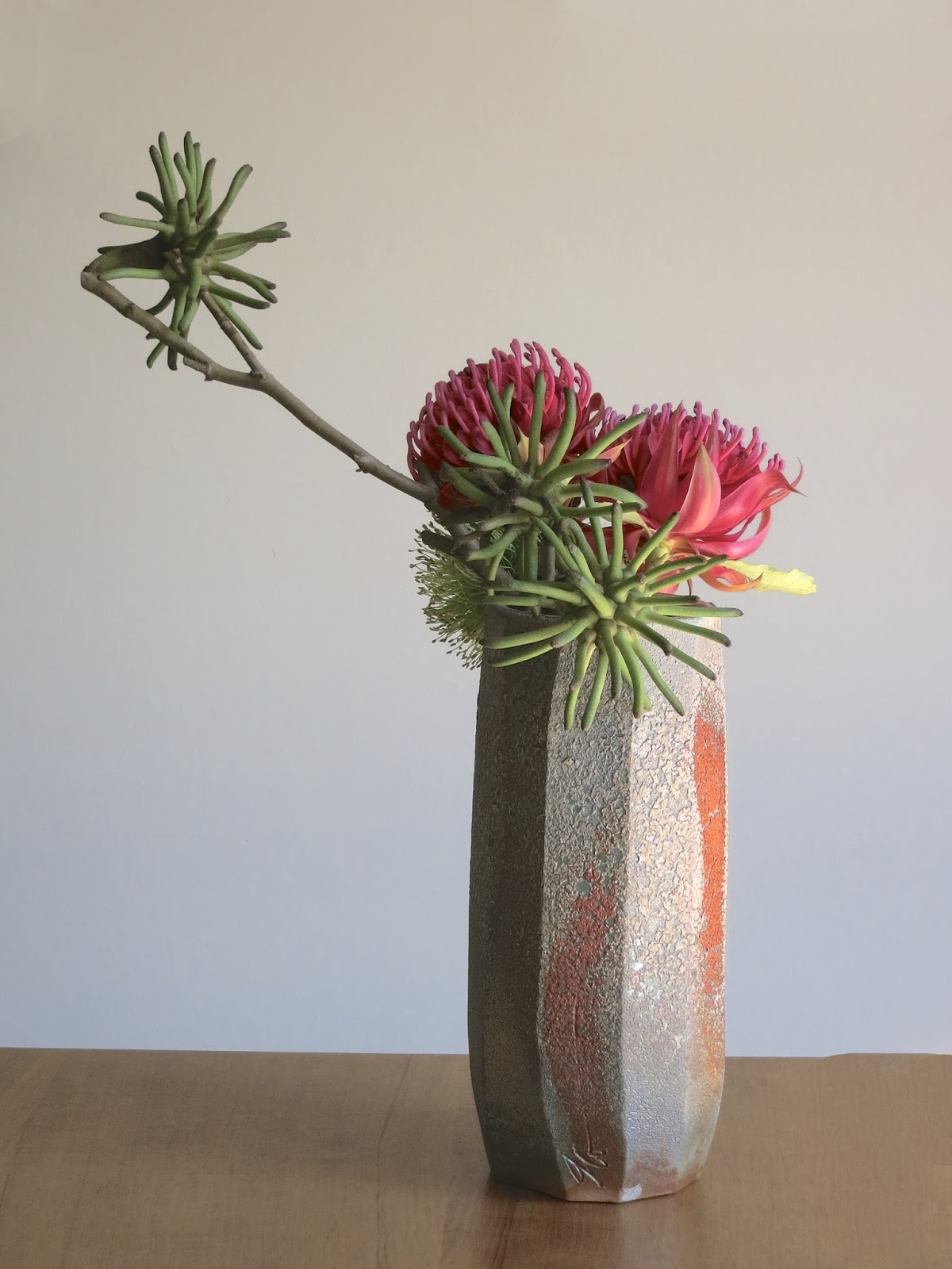 ROADSIDE IKEBANA AUSTRALIAN NATIVE PLANTS