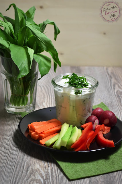 KarambaKarina's Welt: Bärlauch-Quark-Dip mit Gemüsesticks KarambaKarina's Welt: Bärlauch-Quark-Dip mit Gemüsesticks