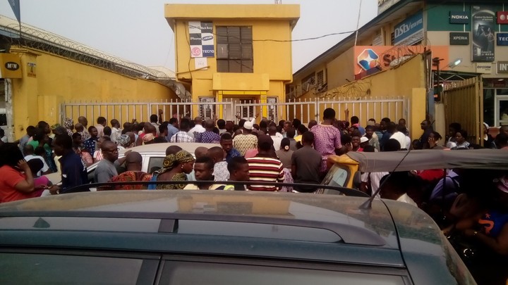 woman faints mtn office mushin lagos