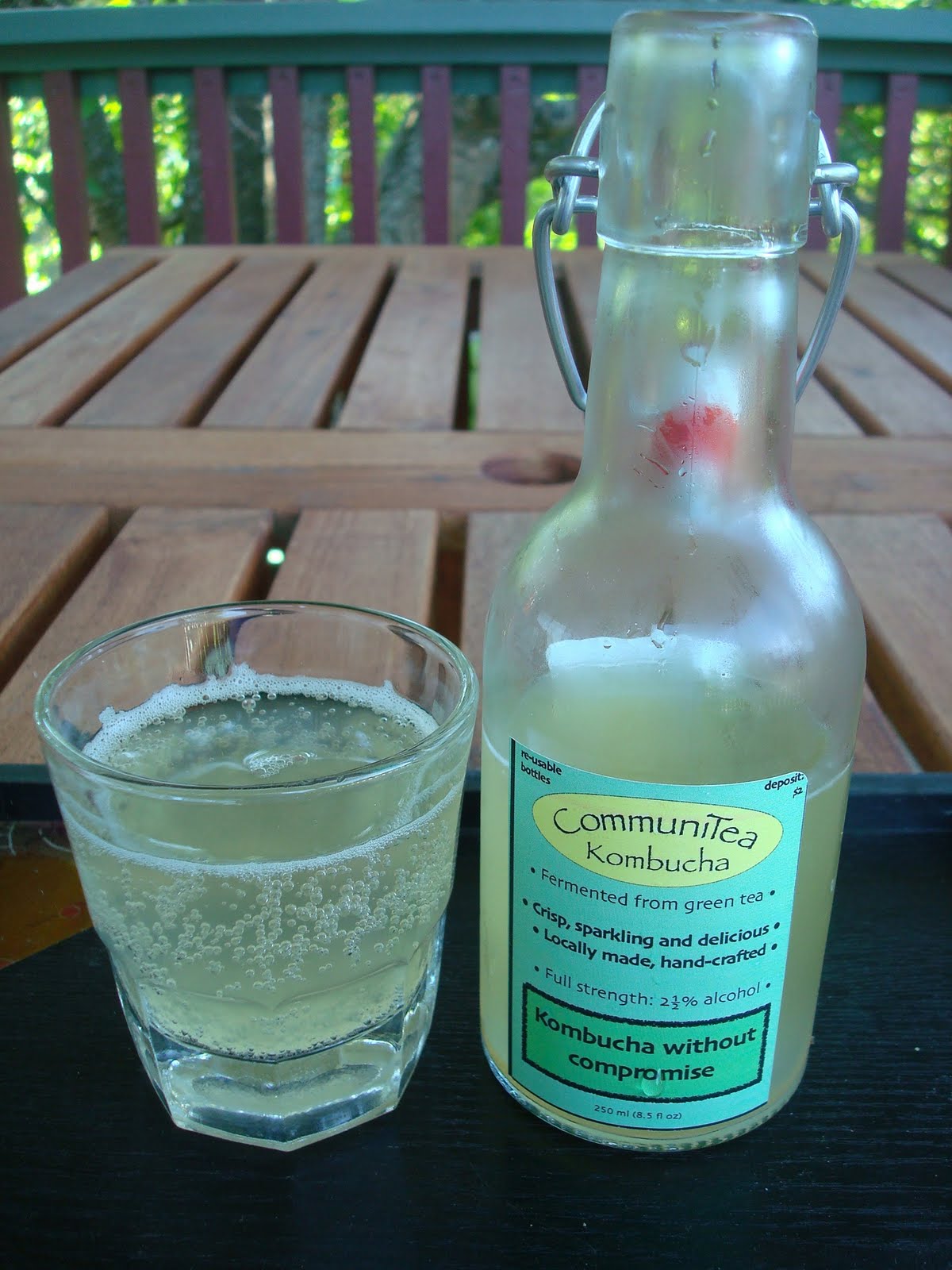 Black Dragon Tea Bar: CommuniTea Kombucha