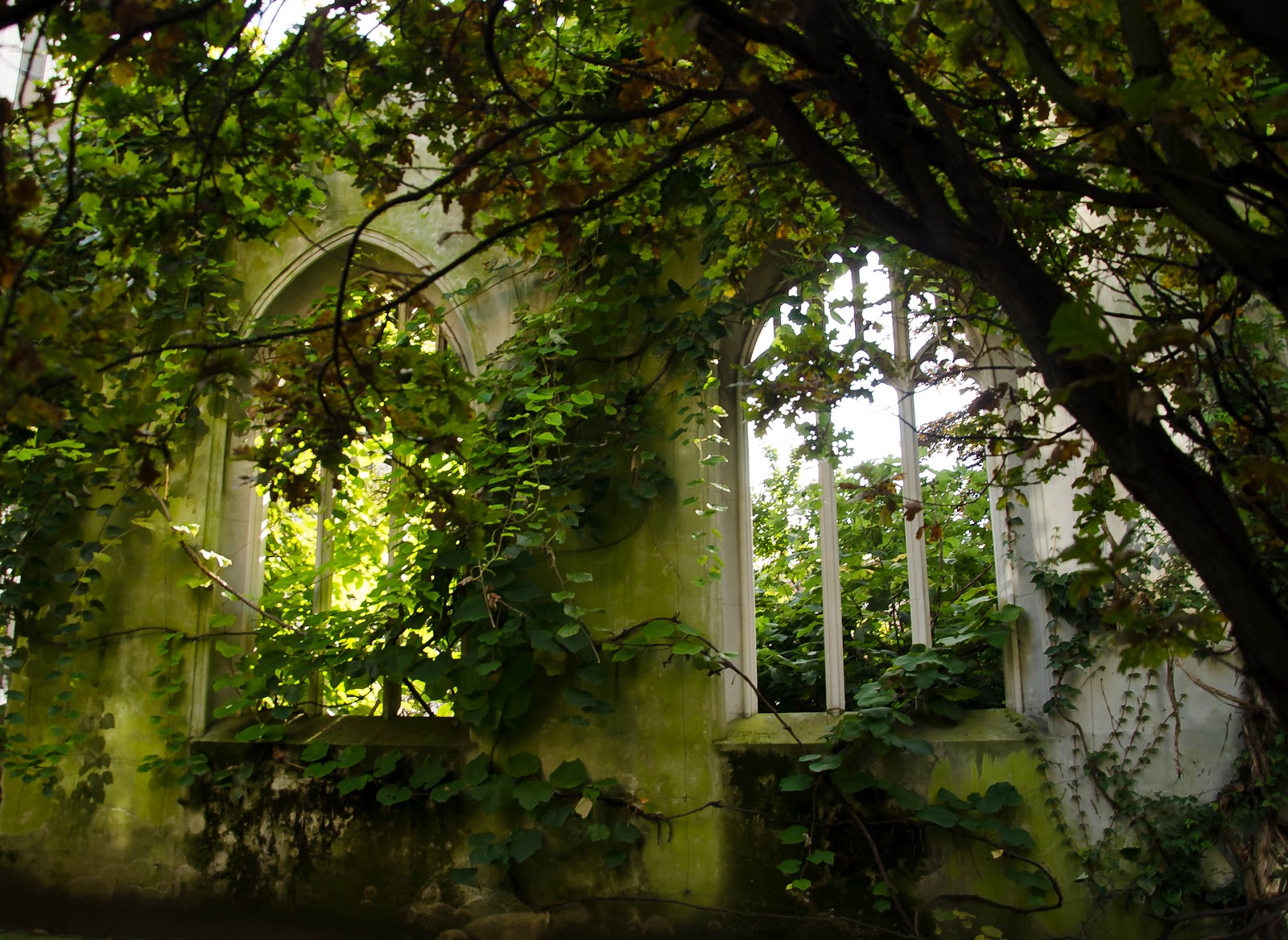 The Blond travels: The Blond discovers: St Dunstan in the East (London)