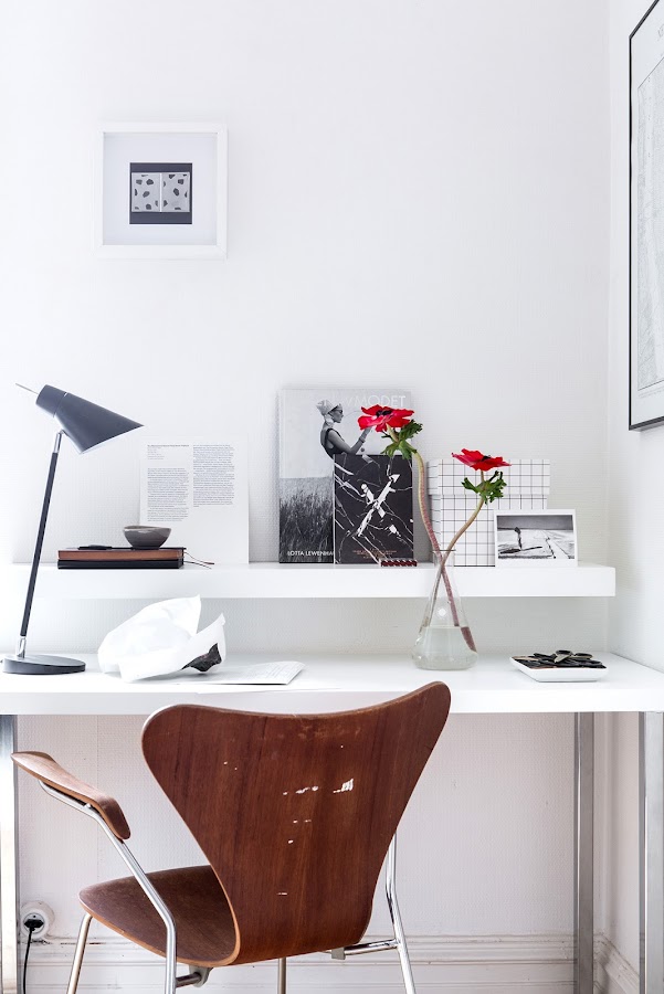 zona de trabajo, trabajo desde casa, interiorismo, estilo nordico, decoracion nordica, silla, lampara sobremesa, revistas nordicas, blogs nordicos,