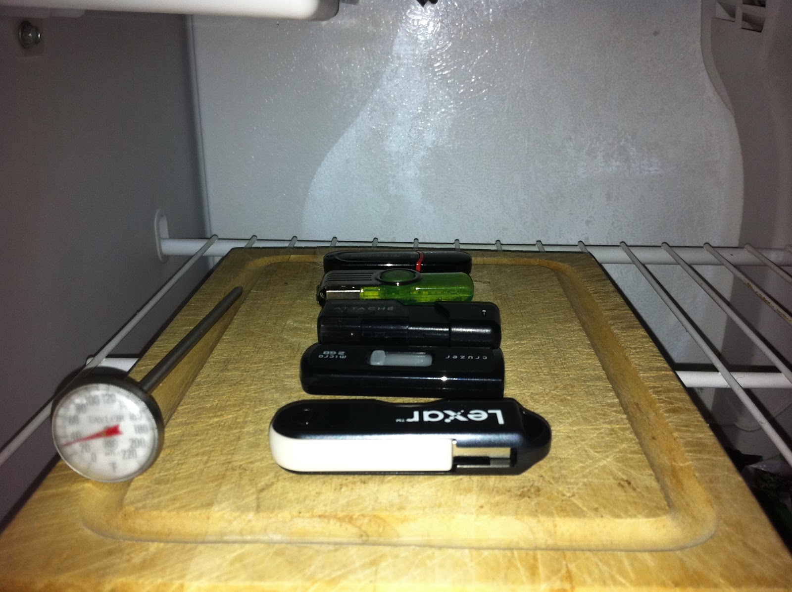 USB Flash Drive Durability Hot and Cold Temperature Testing