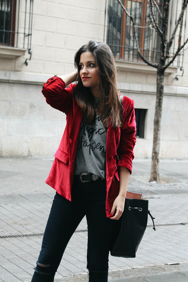 blazer de terciopelo rojo blog de moda leon