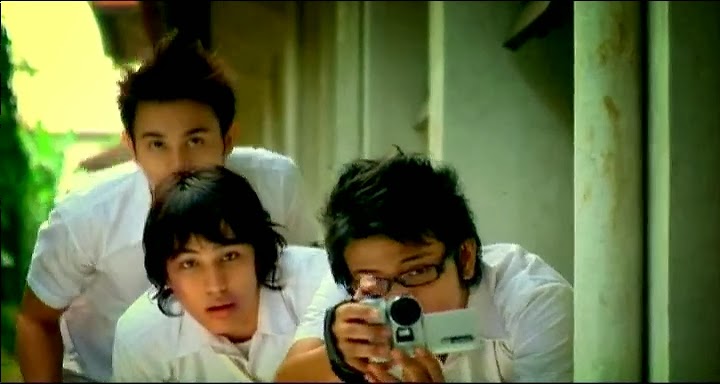 Eiga Rebyu Catatan Akhir Sekolah (2005)