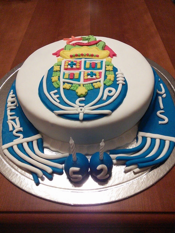 Bolo de aniversário futebol FCP Porto – Love In a Cake