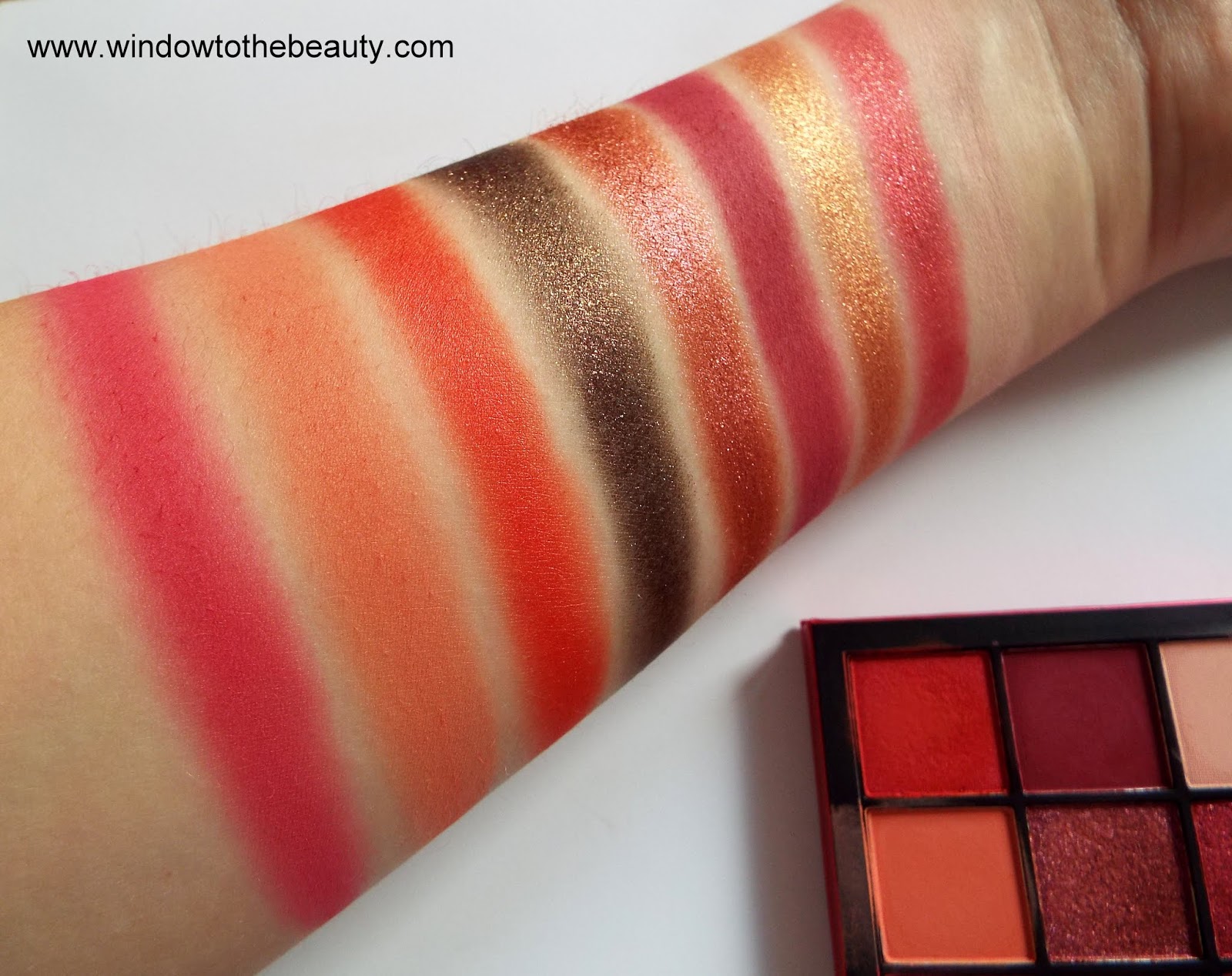 Window to The beauty Huda Beauty Ruby Obsessions Palette