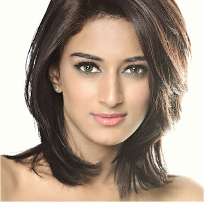 Erica Fernandes Wiki Biography, Pics, Age, Video, Wallpaper, Personal Profile,Tv Serial, Indian Hottie