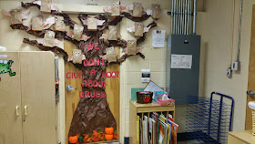 Big Ideas for Little Hands: Red Ribbon Week: Door Decorating